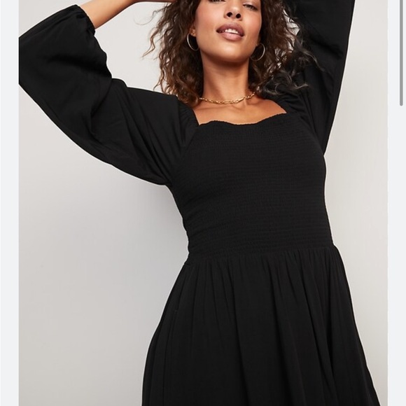 Old Navy Dresses & Skirts - Old Navy Elegant Black Long Sleeve Dress